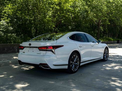 Used 2019 Lexus LS 500 F Sport w/ Accessory Package (Z2) AWD/4WD image 9