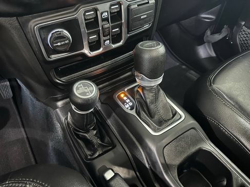 Used 2022 Jeep Gladiator Sport AWD/4WD image 32