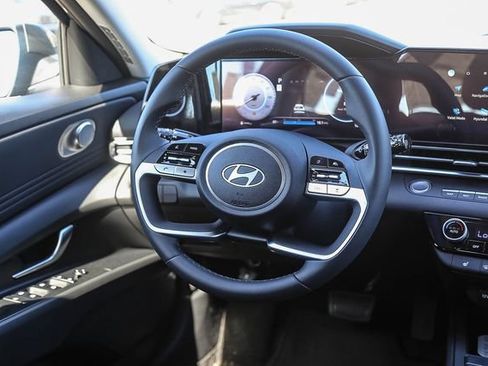 New 2026 Hyundai Elantra Limited FWD image 17
