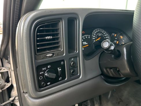 Used 2005 Chevrolet Silverado 1500 LS w/ Light Duty Power Package RWD image 23
