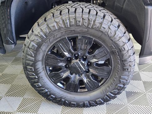 Used 2026 GMC Sierra 2500 Denali Ultimate AWD/4WD image 9