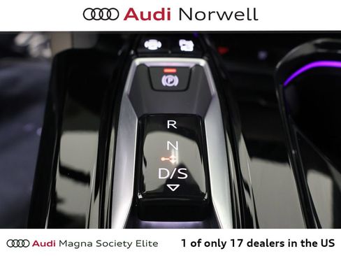 Used 2025 Audi Q5 Premium Plus w/ Premium Plus AWD/4WD image 4