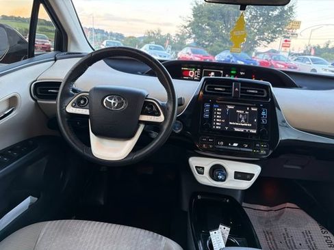 Used 2017 Toyota Prius Three w/ Carpet Mat Package FWD image 12