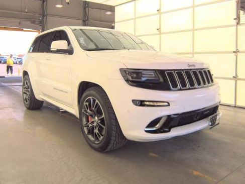 Used 2015 Jeep Grand Cherokee SRT image 3