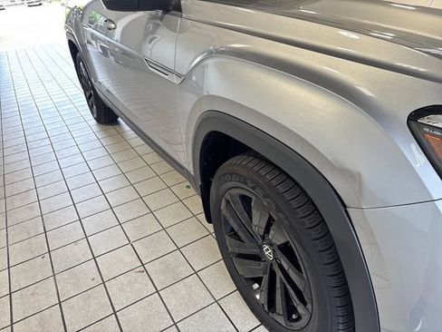 Used 2022 Volkswagen Atlas Cross Sport SE FWD image 20