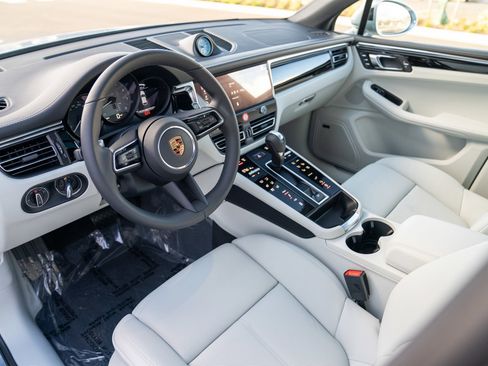 New 2026 Porsche Macan S AWD/4WD image 4