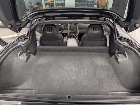 Used 2007 Chevrolet Corvette Coupe w/ Performance Package RWD image 17