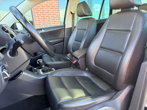 Used 2016 Volkswagen Tiguan SE image 19