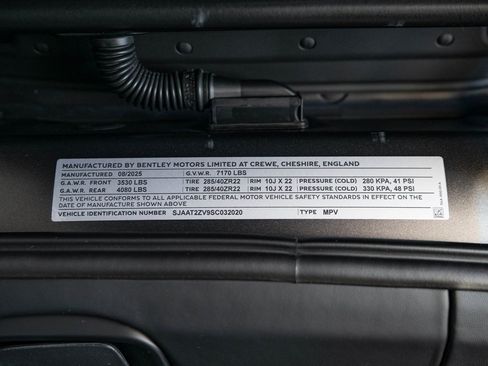 Used 2025 Bentley Bentayga S Black Edition image 46