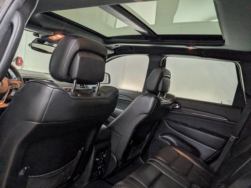 Used 2019 Jeep Grand Cherokee High Altitude AWD/4WD image 17