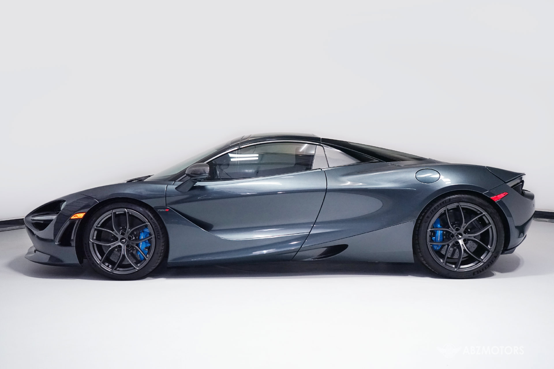 Used 2020 McLaren 720S Spider RWD image 4