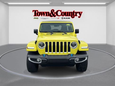 Used 2023 Jeep Wrangler Unlimited Sahara image 2