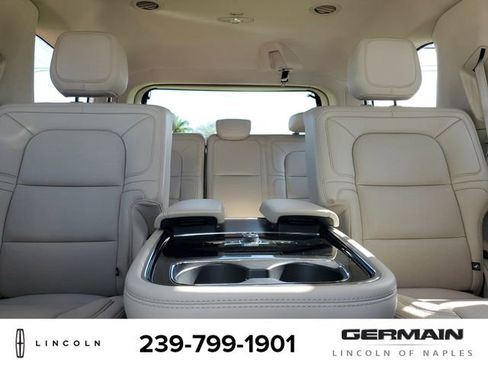 Used 2020 Lincoln Navigator Reserve w/ Luxury Package image 32
