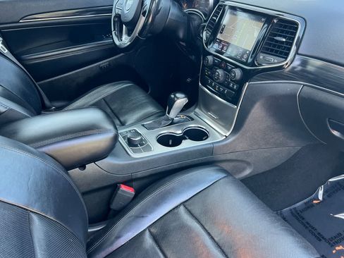 Used 2020 Jeep Grand Cherokee Limited w/ Luxury Group II AWD/4WD image 19