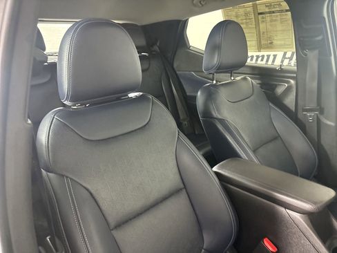 Used 2022 Chevrolet Bolt EUV LT w/ Convenience Package image 27