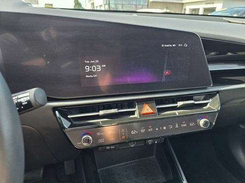 Certified 2024 Kia Niro Wind w/ Wind Preserve Package FWD image 28