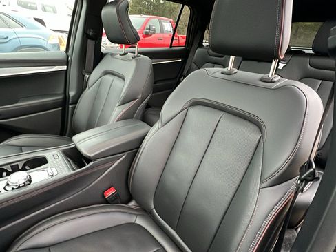 Used 2024 Jeep Wagoneer Launch Edition image 18