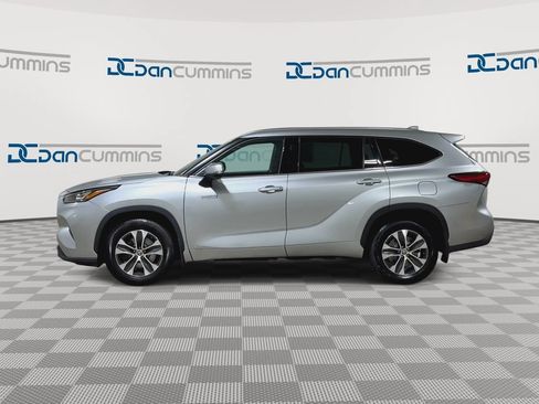 Used 2020 Toyota Highlander XLE AWD/4WD image 5