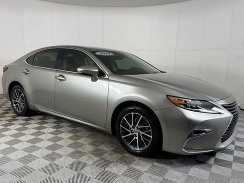 Used 2018 Lexus ES 350 w/ Luxury Package w/Wood Trim image 6