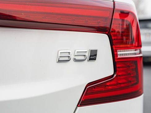 Used 2024 Volvo S60 B5 Plus image 8