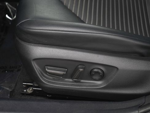 Used 2021 Toyota Camry SE w/ Carpet Mat Package (TMS) FWD image 21