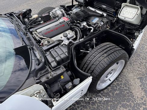 Used 1992 Chevrolet Corvette Convertible RWD image 3