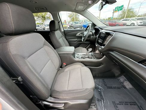 Used 2021 Chevrolet Traverse LS image 27