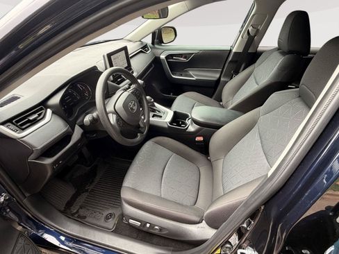 Used 2025 Toyota RAV4 XLE w/ Convenience Package FWD image 18