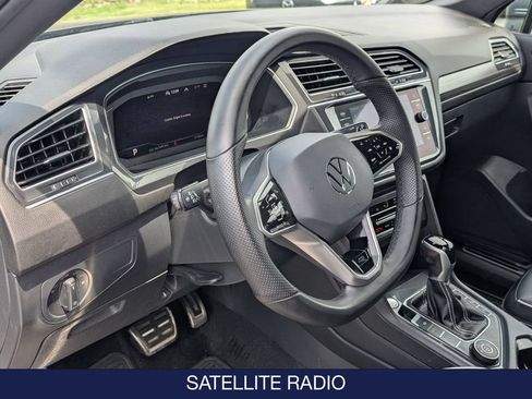 Used 2022 Volkswagen Tiguan SEL R-Line AWD/4WD image 13