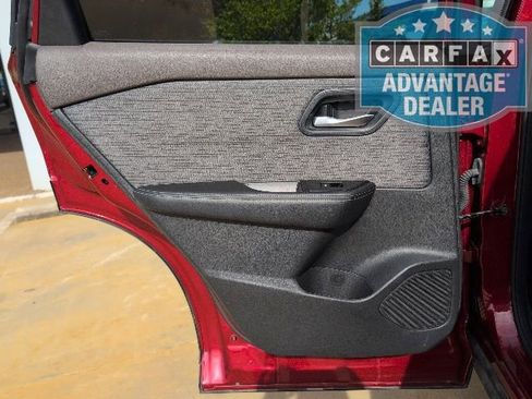 Used 2023 Nissan Rogue SV AWD/4WD image 9