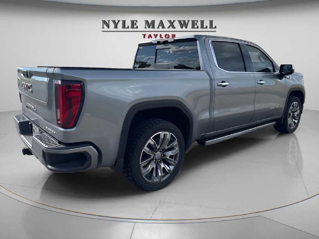 Used 2024 GMC Sierra 1500 Denali w/ Denali Reserve Package AWD/4WD image 4