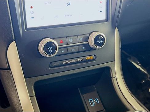 Used 2023 Ford Edge SEL w/ Sport Appearance Package AWD/4WD image 13