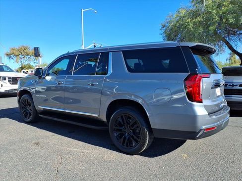 Used 2021 GMC Yukon XL SLT w/ SLT Premium Package image 7