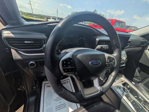 Used 2021 Ford Explorer XLT w/ Equipment Group 202A image 12