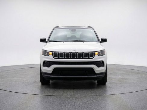 Used 2025 Jeep Compass Limited image 2
