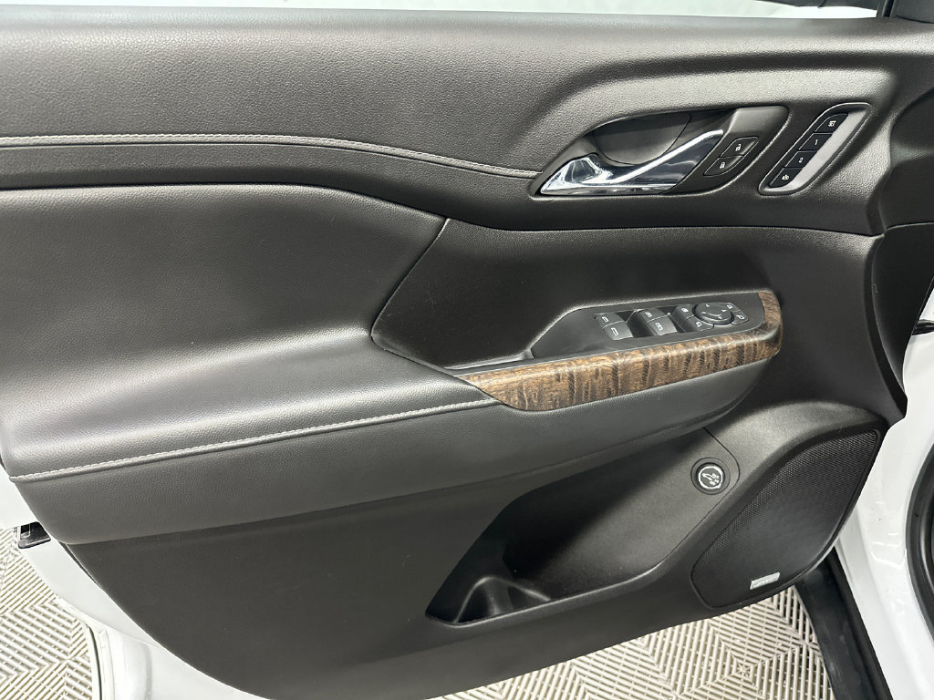 Used 2023 GMC Acadia Denali w/ Denali Technology Package FWD image 11