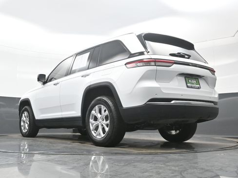 Used 2023 Jeep Grand Cherokee Limited image 28