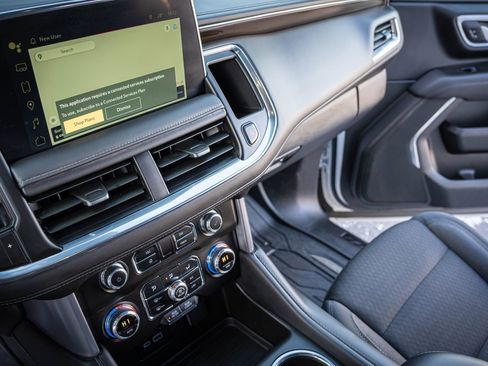 Used 2023 GMC Yukon XL SLE image 24