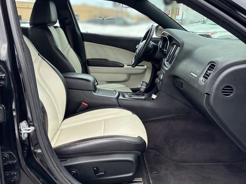 Used 2018 Dodge Charger GT image 10