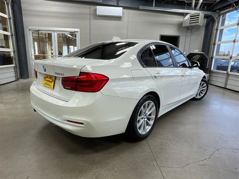 Used 2017 BMW 320i Sedan image 6