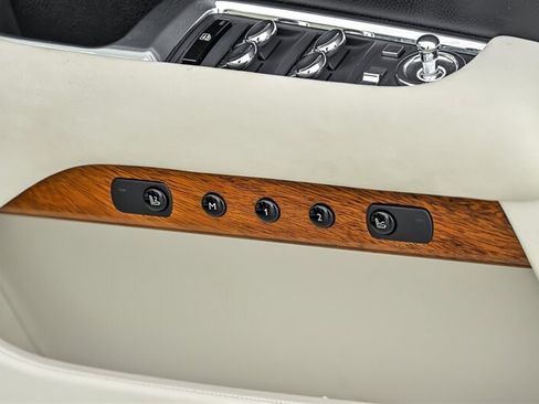 Used 2015 Rolls-Royce Wraith RWD image 13