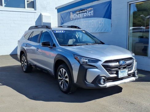 Used 2023 Subaru Outback Limited AWD/4WD image 1