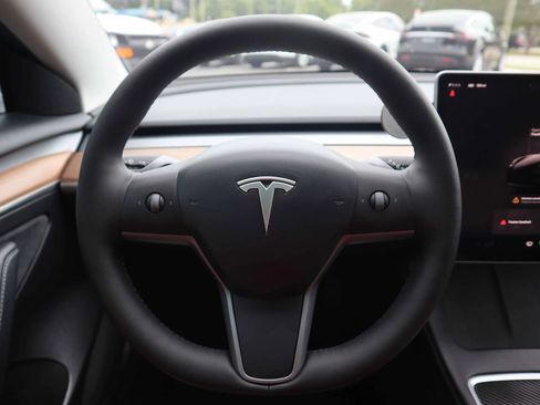 Used 2022 Tesla Model 3 RWD image 7