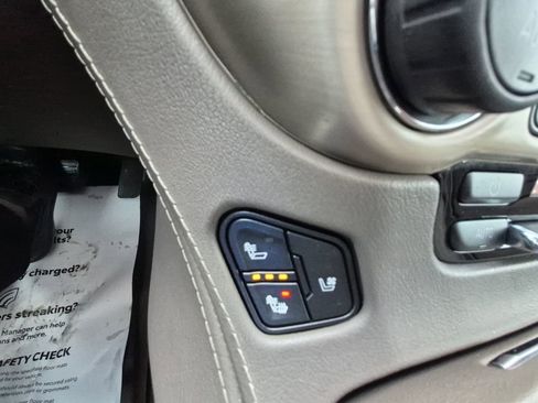 Used 2017 GMC Yukon XL Denali w/ Open Road Package image 23