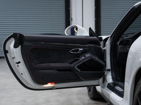 Used 2018 Porsche 911 Carrera GTS RWD image 28