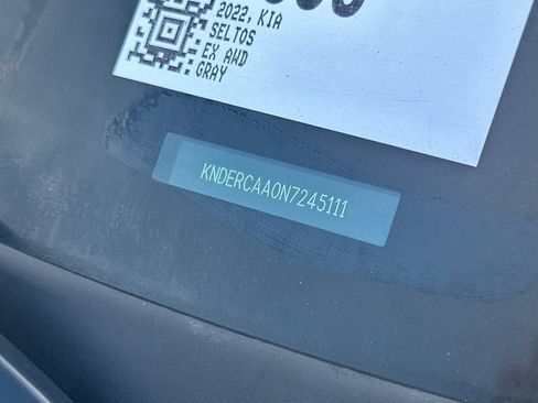 Used 2022 Kia Seltos EX image 3