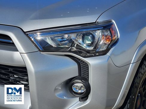 Used 2022 Toyota 4Runner SR5 Premium image 11