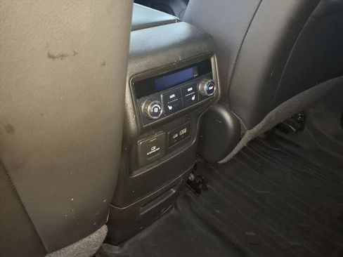 Used 2021 GMC Acadia SLT w/ Preferred Package image 10