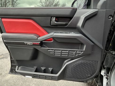 Used 2025 Toyota Tacoma TRD Pro image 8