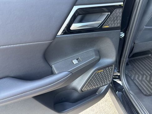 Used 2025 Mitsubishi Outlander SE FWD image 8